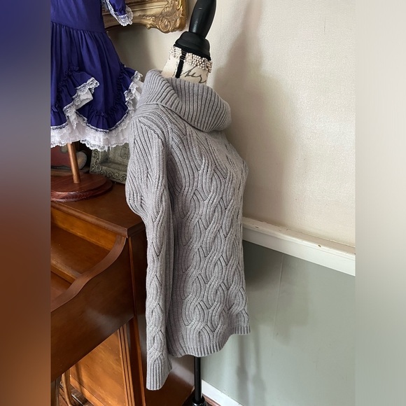 Calvin Klein Chunky Gray Long Sleeve Turtleneck Swirl Sweater 89.50‼️FINAL SALE - Picture 4 of 6